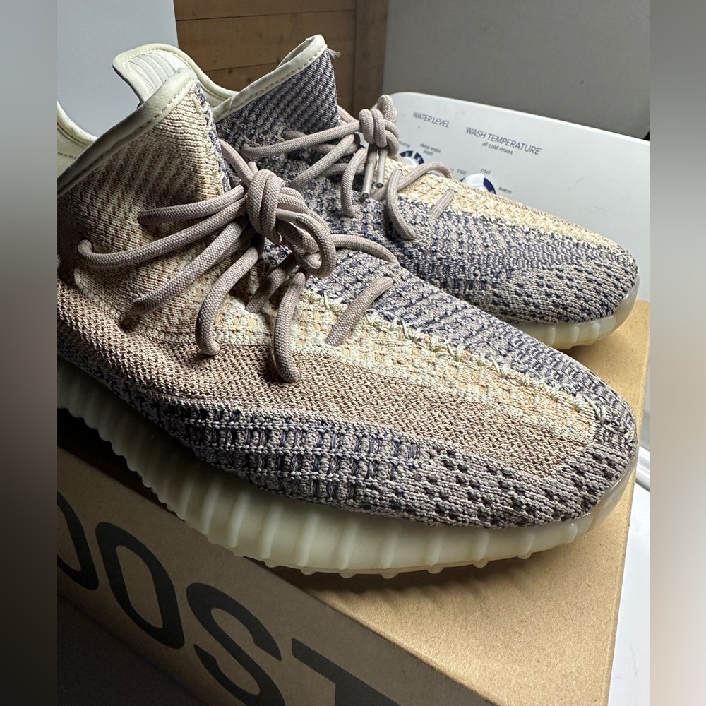 The adidas Yeezy Boost 350 V2 Ash Pearl Size 11